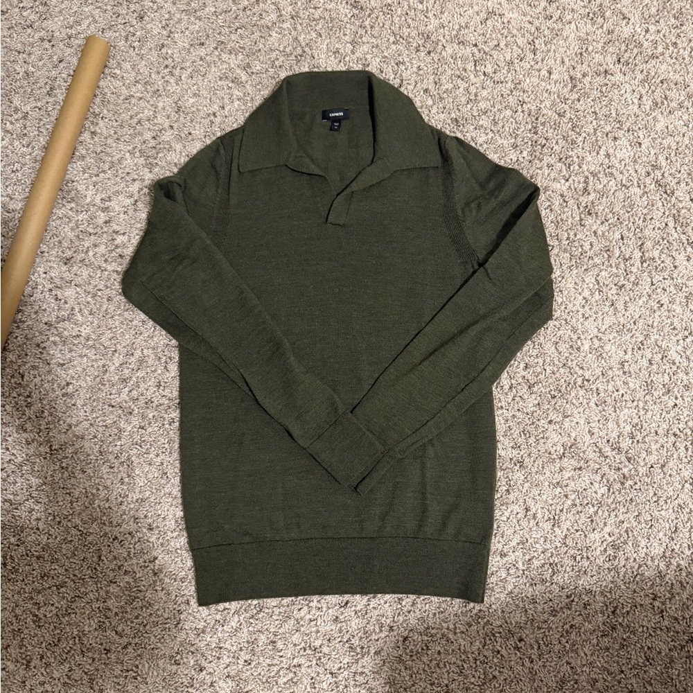 Express Men's Olive V-Neck Sweater